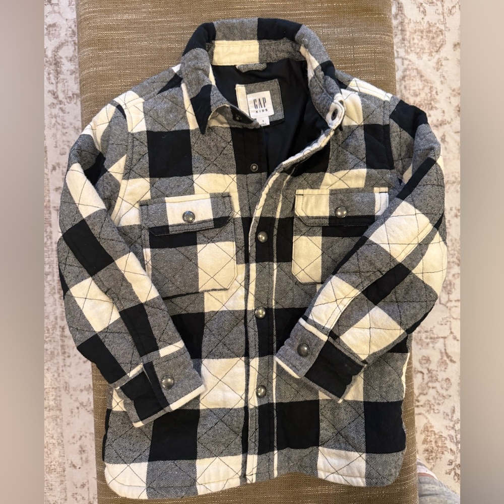 GAP youth Quilted Plaid Shacket in Black & white